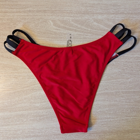 New Small Black And Red Swimsuit - Picture 6 of 6